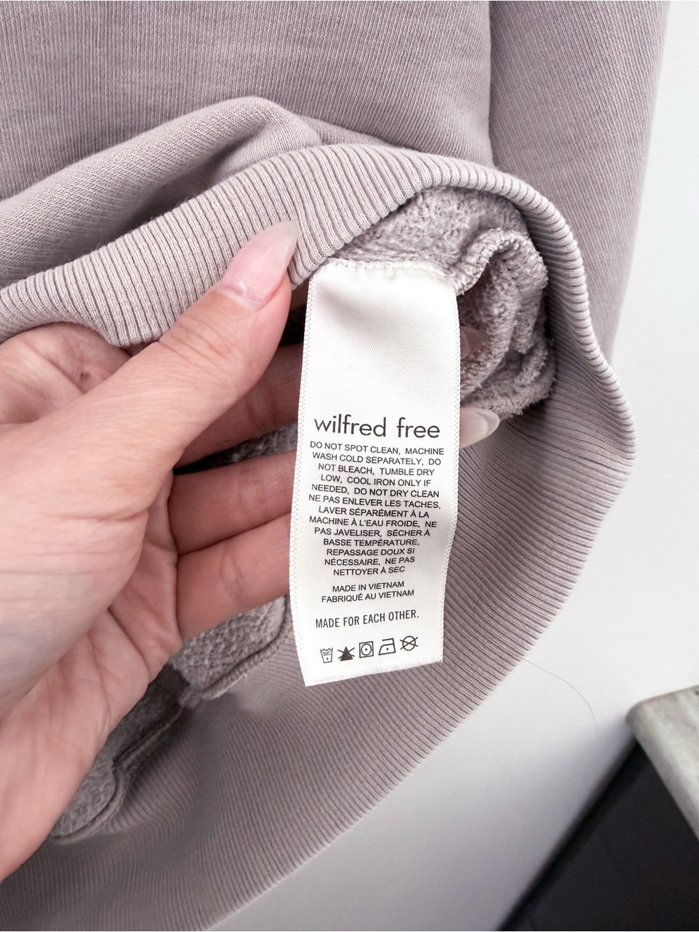 Aritzia Wilfred Free Cropped Crewneck Sweatshirt Lavender Grey Size Medium - Picture 6 of 8